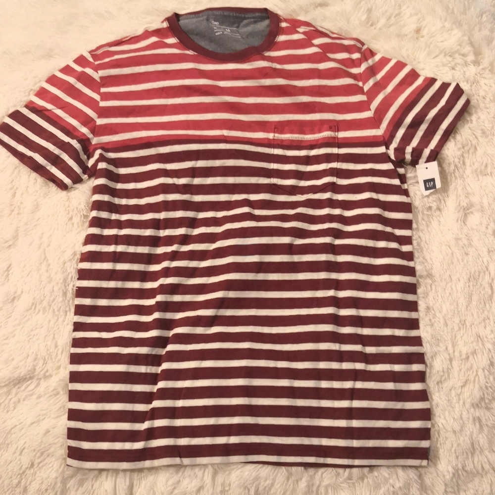 Short sleeveless tees